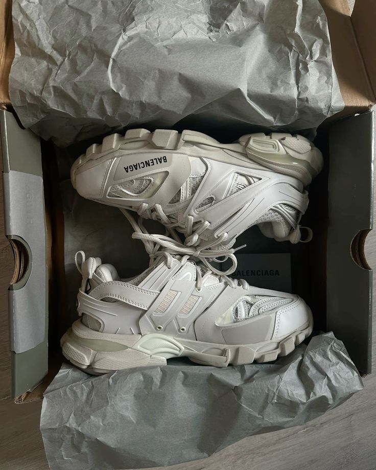 balenciaga track